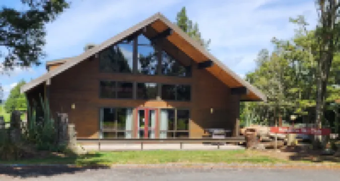 Ski-Inspired Summer Retreat. Spacious Lodge in Ohakune