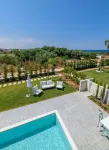 By the Beach - Blue Topaz Villa - parking