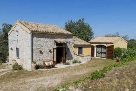 "Terrace on the Archaeological Park"