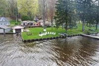 The Bunkalow Lakefront Compound w Lifts for Your Speed Boat & Tritoon