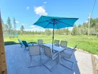 Meadow View Guest House, covered parking and only 10 minutes from ski hill