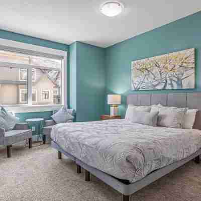 M6- sleeps 15, 5BR + 4.5BA+Hot-tub, AC, garage townhome, Canmore Rooms