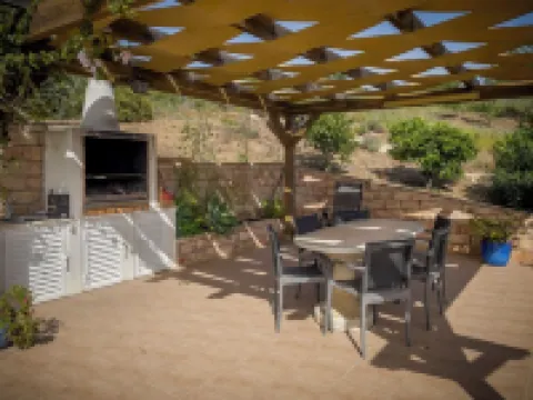 Beautiful, spacious villa with solar pool & games room