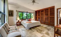 Casa Zama - Stunning ocean views and privacy at this poolside oasis