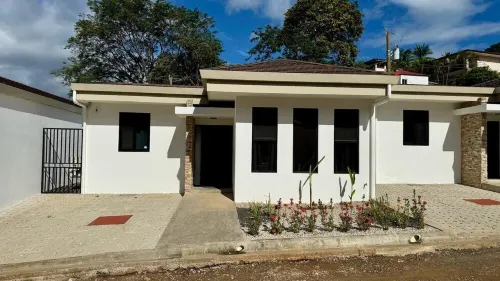 New Villa w/ Private Pool & AC, 5 Mins Walk to the Beach!