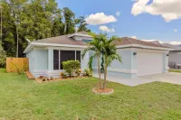 Tropical Oasis Close to Orlando Airport with FREE Heated/Chilled Pool!