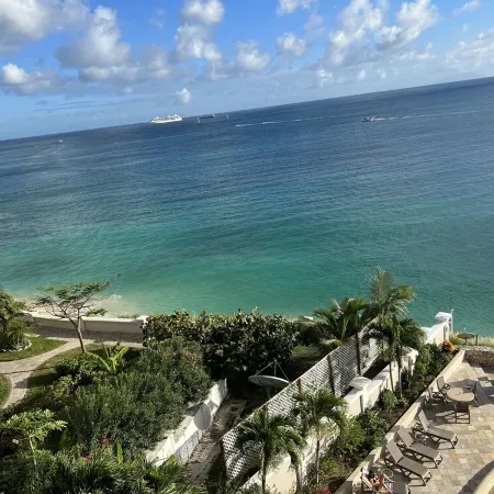 Oceanfront Paradise: Luxurious Penthouse with Spectacular Pools and Peloton