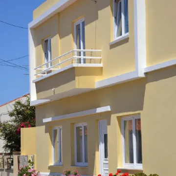 Apartment fully equipped with big balcony and barbeque, up to 5 adults