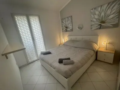 Two-room apartment, spectacular sea view and large pool
