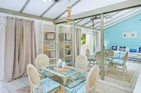 Beachfront Resort Condo, Walk to Atlantis - 2-Star