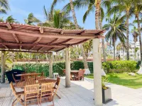 *New Listing* LUXURY BEACH PENTHOUSE INFINITY POOL & ROOFTOP BAR