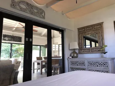 Villa Bali - Waterfront Villa - 100% Brand New!! Hotels in 