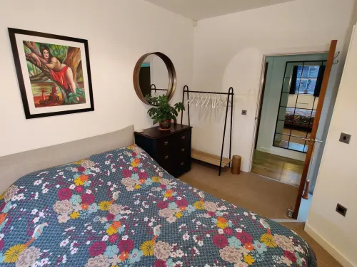 YARM centre apartment with free parking.