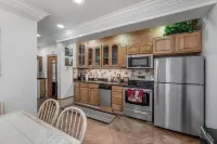 Water view, large 2 bedroom in N Everett