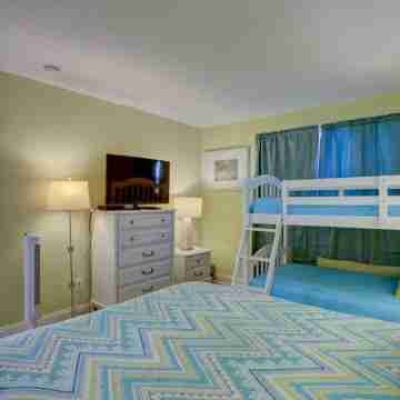 Newly Remodeled Poolside Condo with Gorgeous Ocean-Front View - Sleeps 8 Rooms