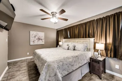 25% OFF Cozy 1BD in DFW, HWY183/161, Pool - Irving Hotels near Trinity Rail Express - CentrePort/DFW Airport Station