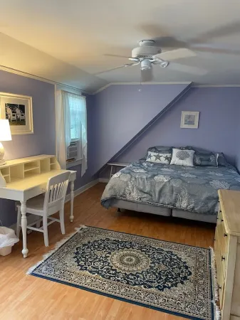 Affordable Family Getaway Sleeps 7, Near Bike Path, Beach, Golf, Harwich Center