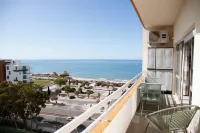 Cosy 2 bedroom apartment near the Praia da Rocha Hotels in Praia da Rocha