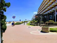 VA Beach Oceanfront Studio, Beach, Boardwalk, Pool