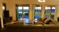 ABSOLUTE LUXURIOUS LAKEFRONT HOMESTEAD AT ALPINE LAKE OF OBERON BLUE MOUNTAINS