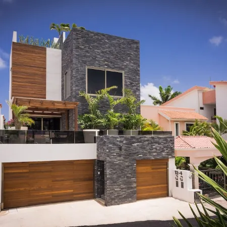 Luxury Waterfront Villa with private gym and cinema