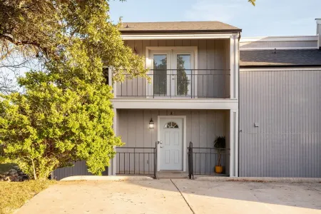 Amazing View, Spacious, Safe & Quiet Stay! Отели рядом с достопримечательностью «Остин Хинду Темпл & Комм Сентер»