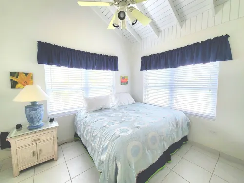 Oceanfront Luxury Villa, Seven Mile Beach