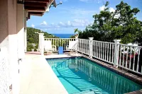 Spacious, 3 Bed / 3 Bath, Pool, Screened Porch, Wi-Fi, A/C