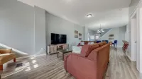 Spread out - Renovated 5BR+Loft, Sleeps 12+