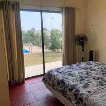 COUNTRY HOUSE W/ POOL 5 MIN FROM THE BEACH AND SHOPPING CENTER! Rooms