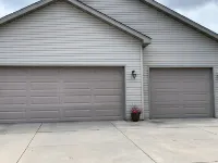 Large house close to grocery stores and schools Hotels in Steele County