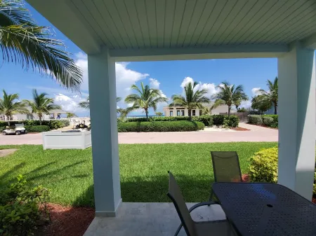 "Infinity Poolside" - Ocean Villa 2 BR / 3 BA