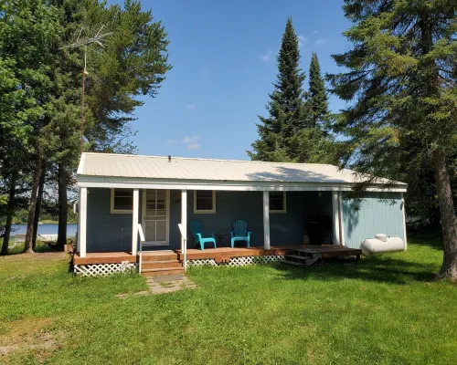 Cabin on lake close to ATV & snowmobile trails 艾塔斯卡縣住宿飯店