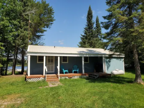 Cabin on lake close to ATV & snowmobile trails