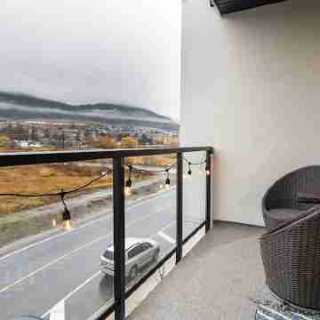 Lake Okanagan Beach Condo w/ Private Buoy, AC, Heated Outdoor Pool, Patio, Sups Others