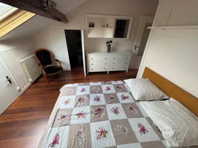 Charming little T2 Lajarrige, La Baule Les Pins 50 m beach, at the foot of shops Plage la baule附近的飯店