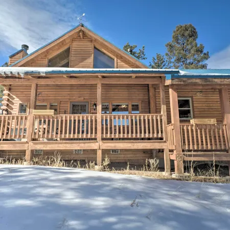 Log Cabin w/ Mountain Views ~ 30 Mi to Pikes Peak!