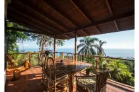 Spacious 3 bedroom villa with the best ocean views!