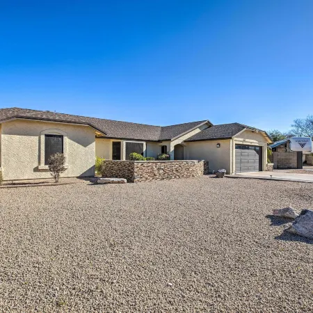 3 Mi to Westgate: Desert Home w/ Hot Tub in Peoria