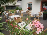 Pension Pernthaler Hotels in Silandro