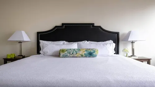 18th FL Stylish CozySuites w/ Roof Pool, Gym #6