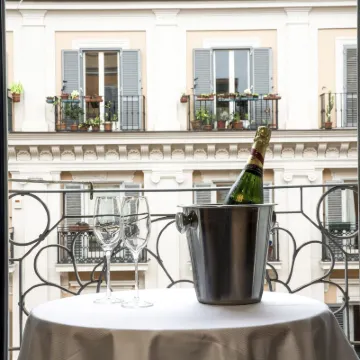 Tourist House B&B Hotels near Arch of Constantine