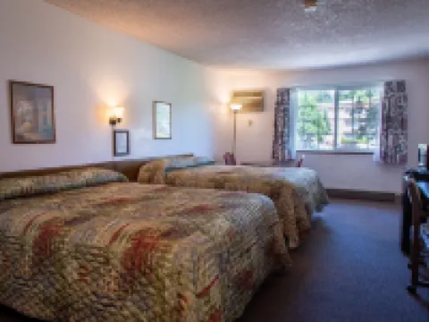 Sis Q Inn Hoteles en Weed