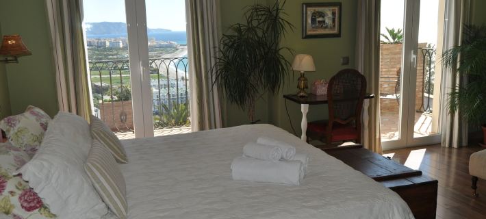 Welcome Inn Nerja Guest House Luxury Bed & Breakfast Hôtels à&nbsp;: Nerja