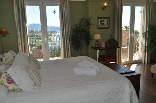 Welcome Inn Nerja Guest House Luxury Bed & Breakfast - วิวภูเขา