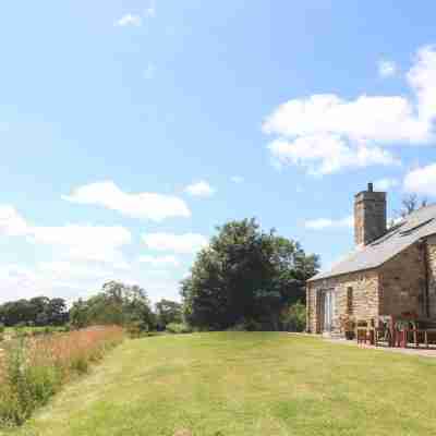 Cottam Cottage Farm Hotel Exterior
