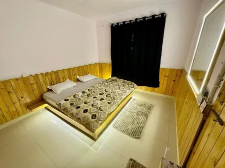 Star Vibes Resort Отели в г. Касоль