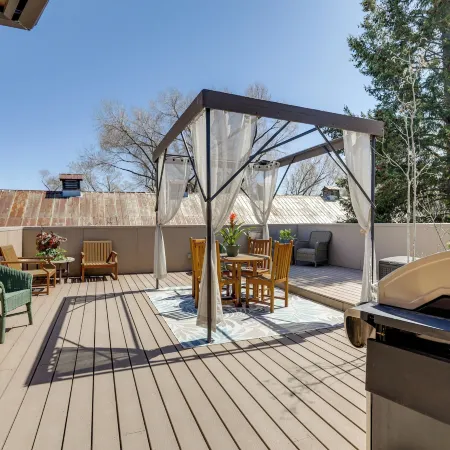 Walkable Apt in Carbondale: 'luxury Artist's Loft'