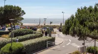 Hôtel Restaurant La Villa Rose-Marie -Terrasse Sous Les Pins à St Brevin Hôtels à : Préfailles