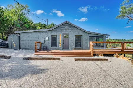 Lake View + Huge Deck: Cozy Possum Kingdom Retreat
